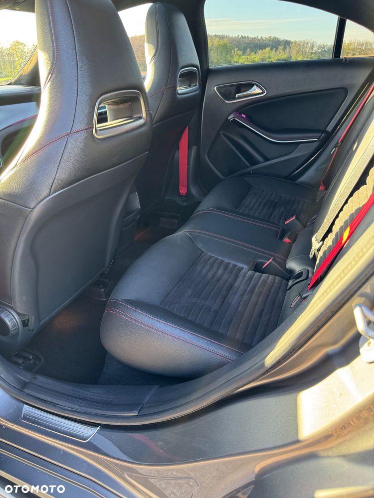 Mercedes-Benz CLA 220 d 7G-DCT AMG Line - 16