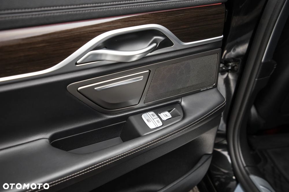 BMW Seria 7 730d xDrive - 23