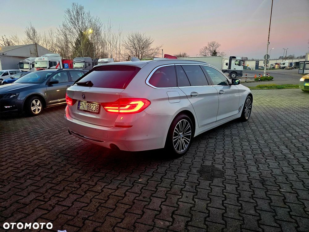 BMW Seria 5 520d xDrive Sport Line - 19