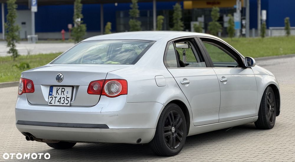 Volkswagen Jetta - 5