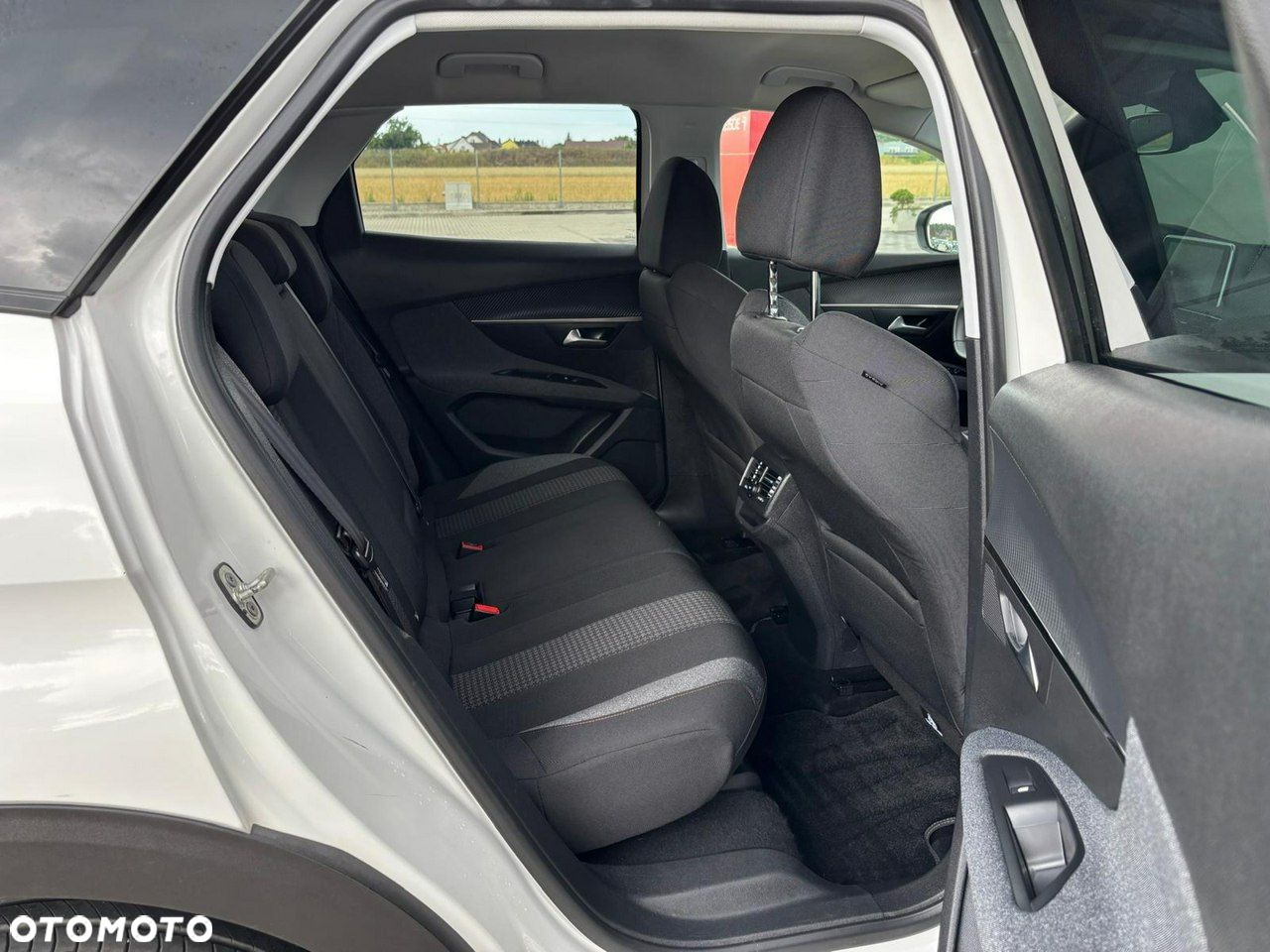 Peugeot 3008 1.2 PureTech Active S&S EAT6 - 13