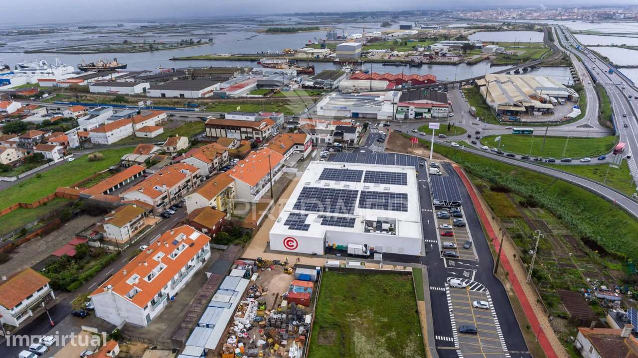 Prédio de Investimento com 4 Apartamentos T1, 4 Garagens Fechadas,... - Grande imagem: 3/3