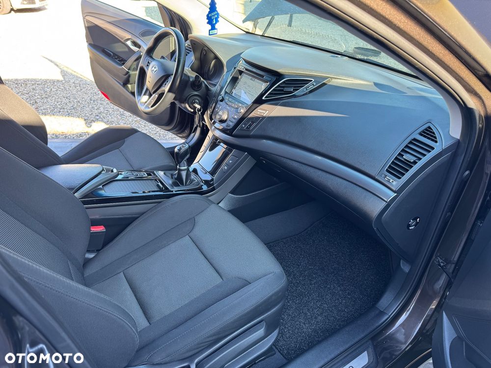 Hyundai i40 Kombi 1.6 Trend - 37