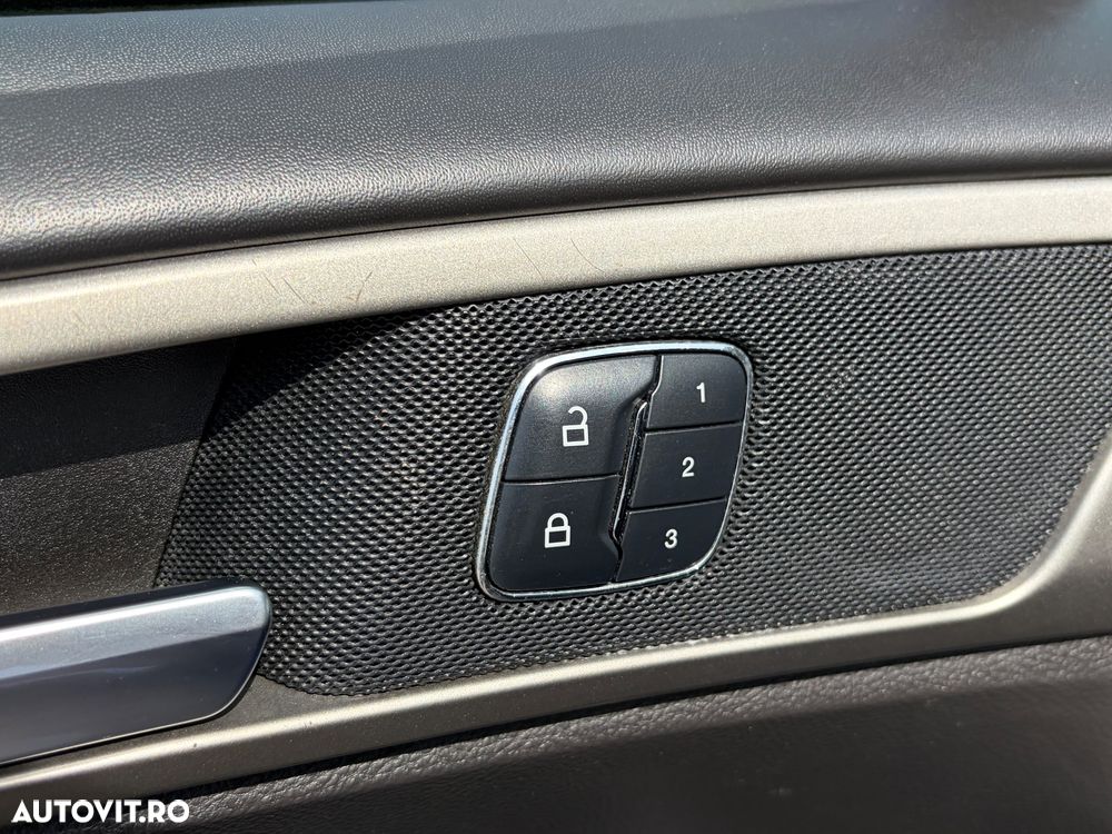 Ford Mondeo - 12