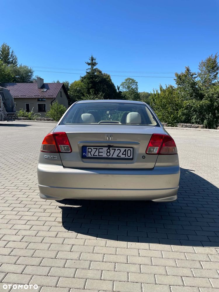 Honda Civic 1.7 LS - 6