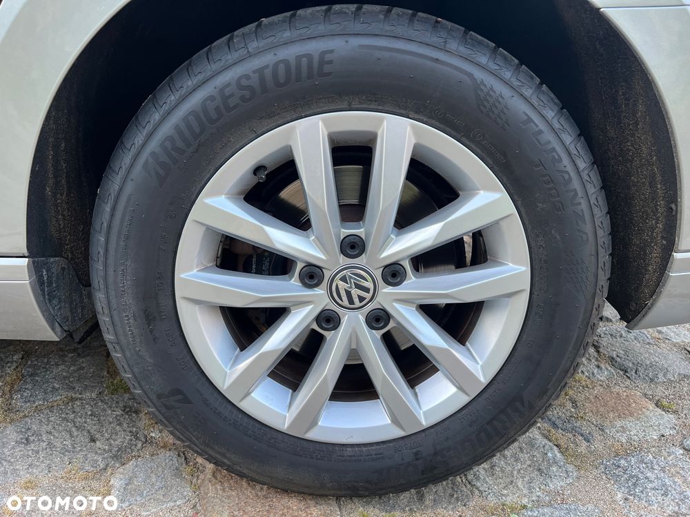 Volkswagen Passat - 39