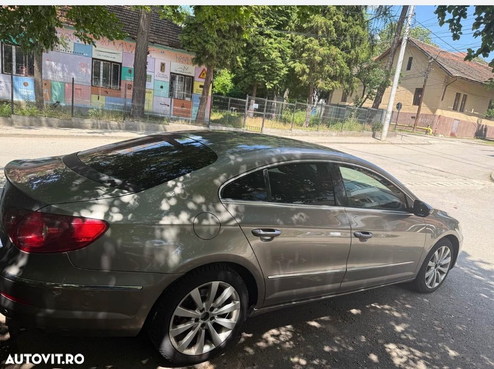 Volkswagen Passat 2.0TDI Comfortline DPF DSG - 2
