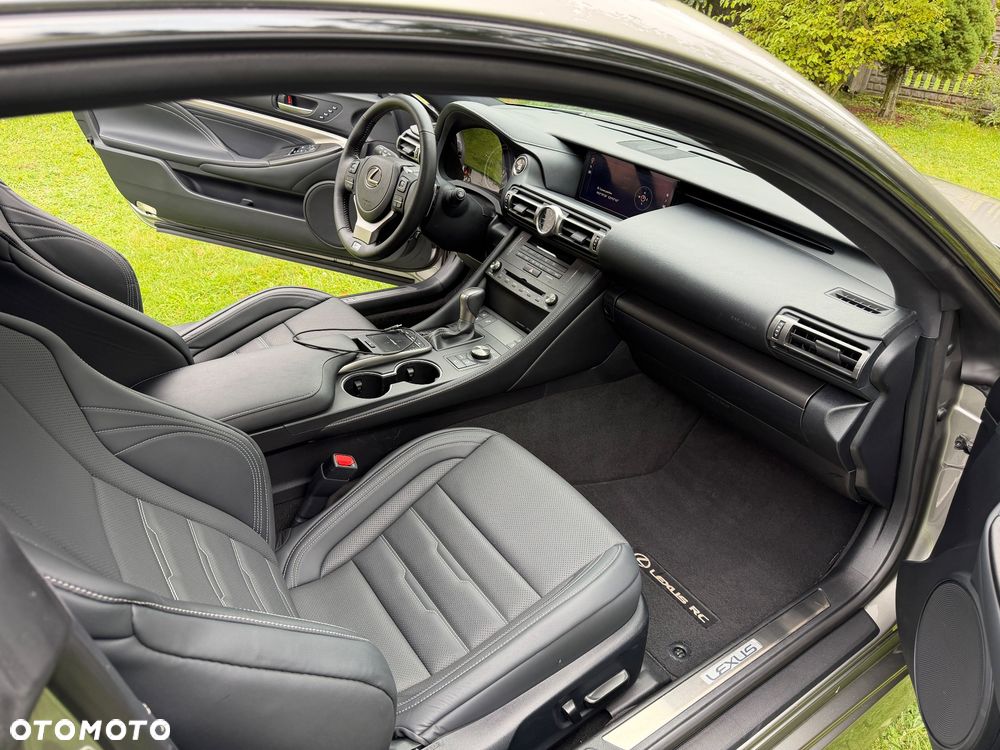 Lexus RC 200t / 300 F Sport - 13