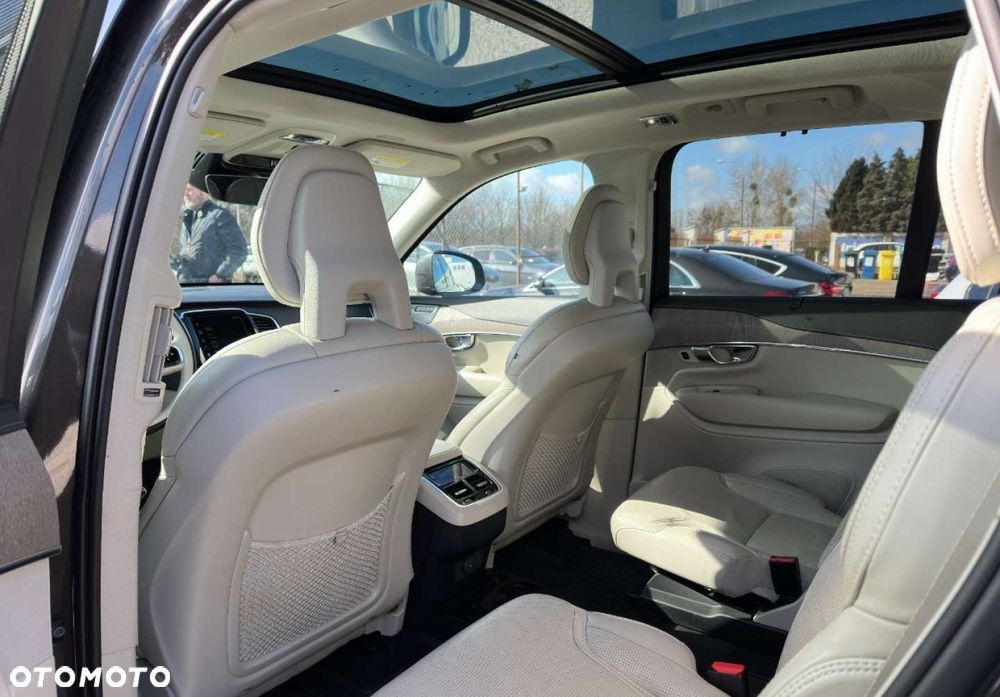 Volvo XC 90 - 12