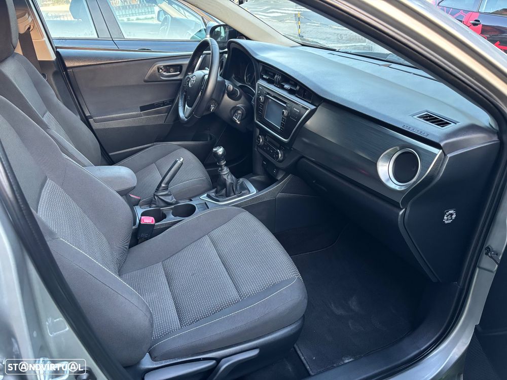 Toyota Auris Touring Sports 1.4 D-4D Design Edition - 9
