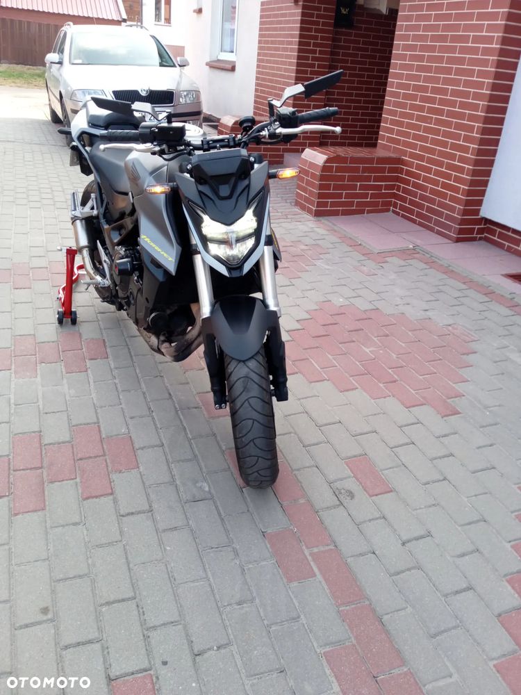 Honda CB - 4