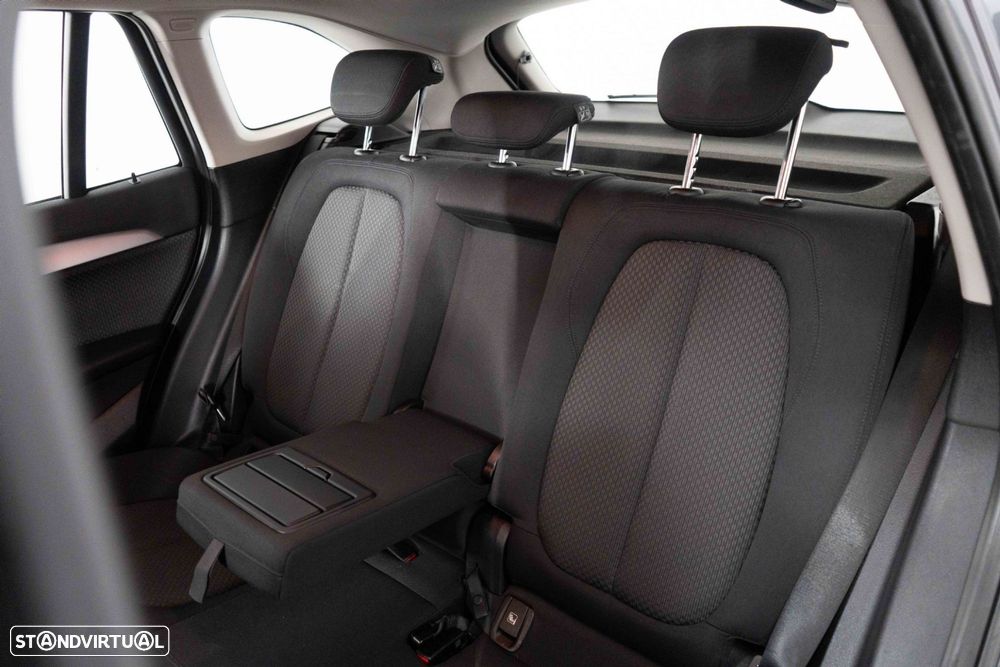 BMW X1 25 e xDrive Corporate Edition - 9