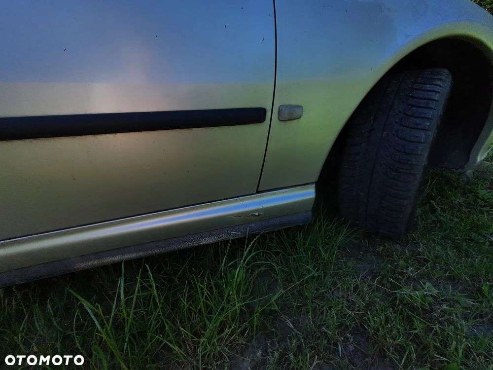 Peugeot 406 3.0 - 7