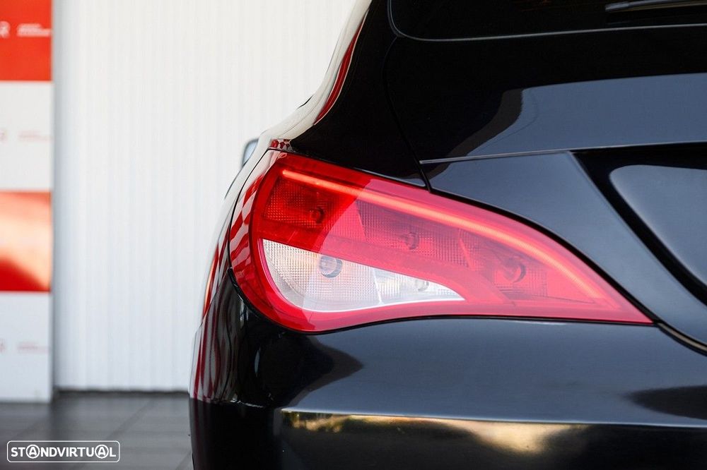 Mercedes-Benz CLA 180 d Shooting Brake Urban - 14