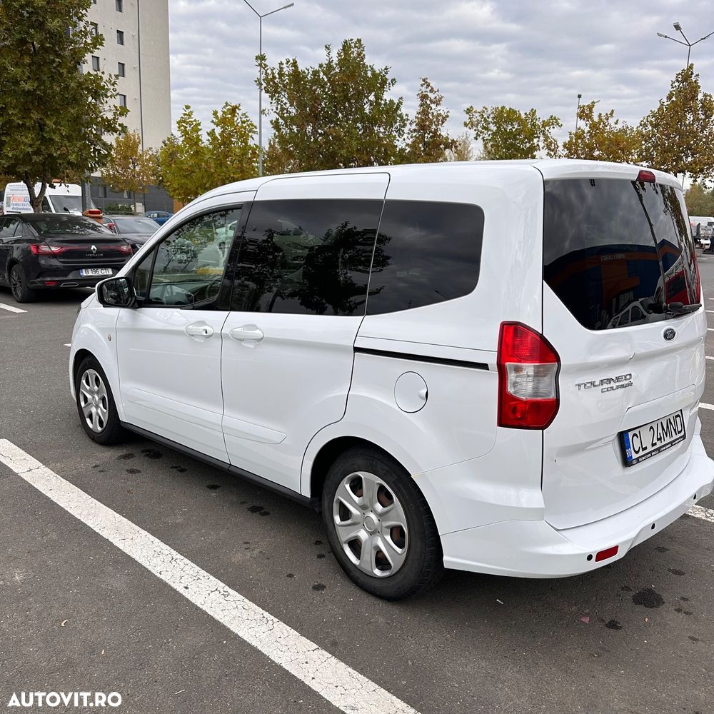 Ford Tourneo Courier 1.5 TDCi Ambiente - 10