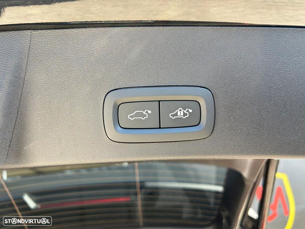 Volvo XC 40 1.5 T4 PHEV Plus Dark - 31