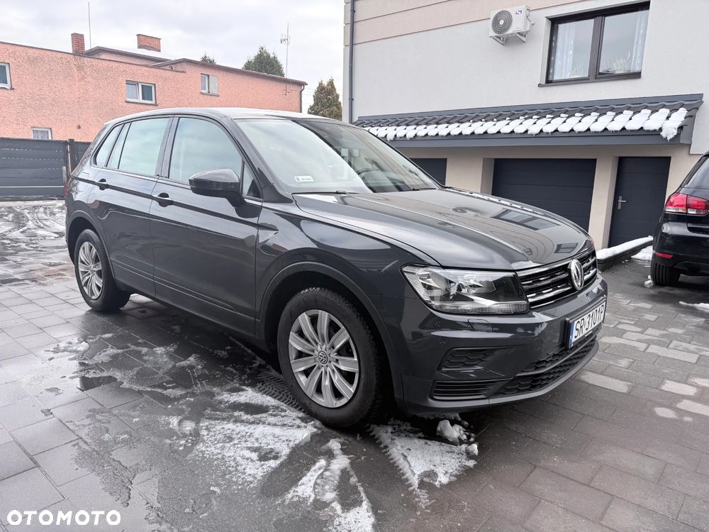 Volkswagen Tiguan - 1