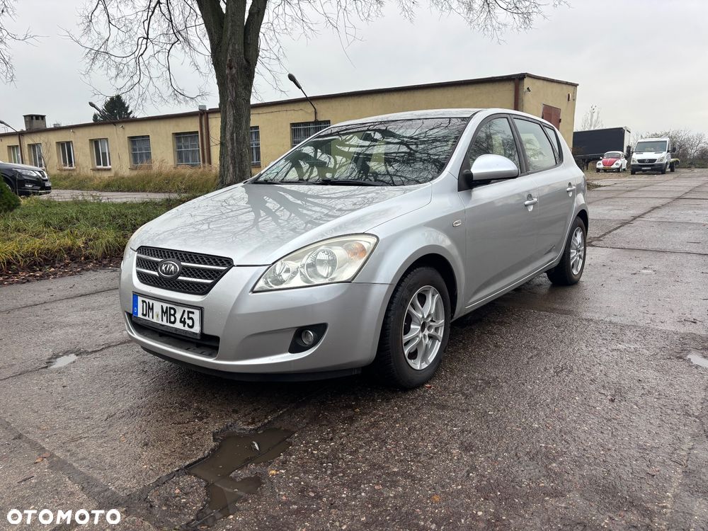 Kia Ceed 2.0 CVVT Spirit - 3