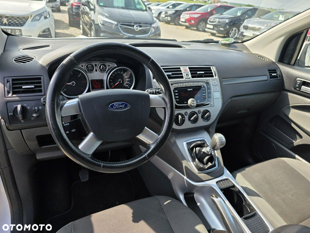 Ford Kuga 2.0 TDCi 2x4 Titanium - 30