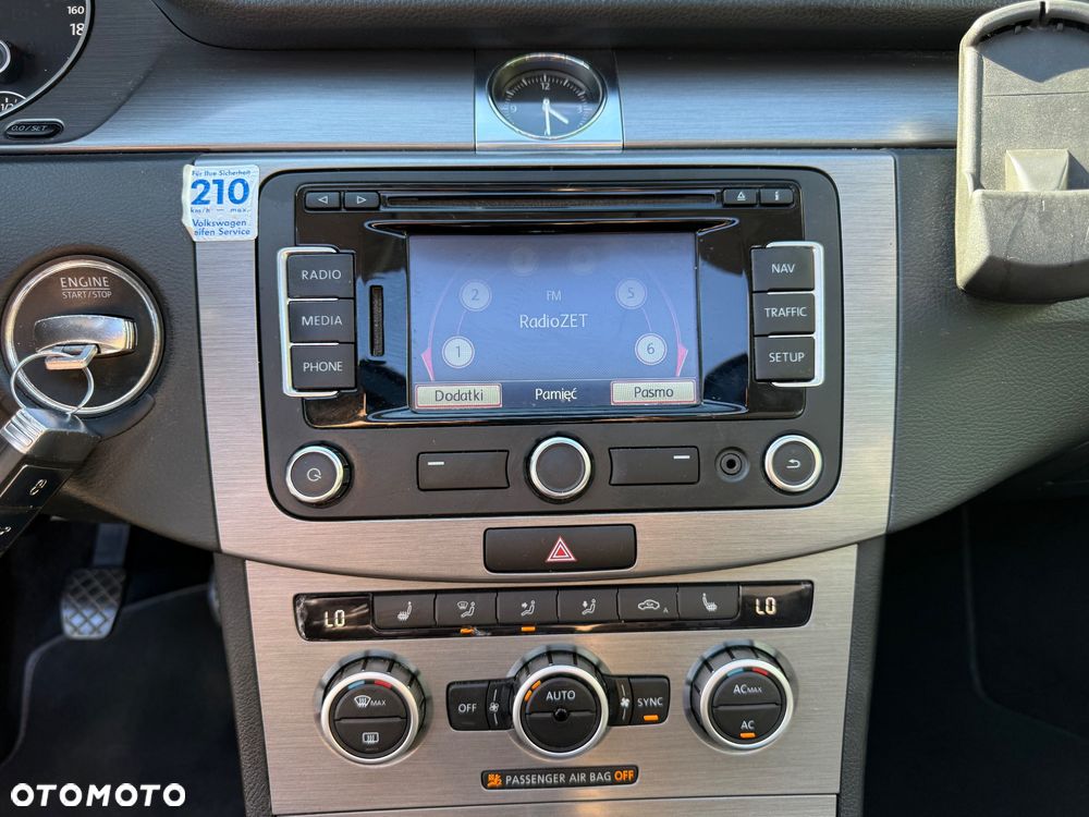 Volkswagen Passat 2.0 TDI Highline - 34