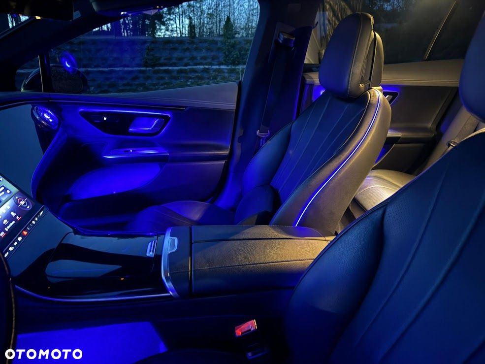 Mercedes-Benz EQE 300 89kWh Electric Art - 14
