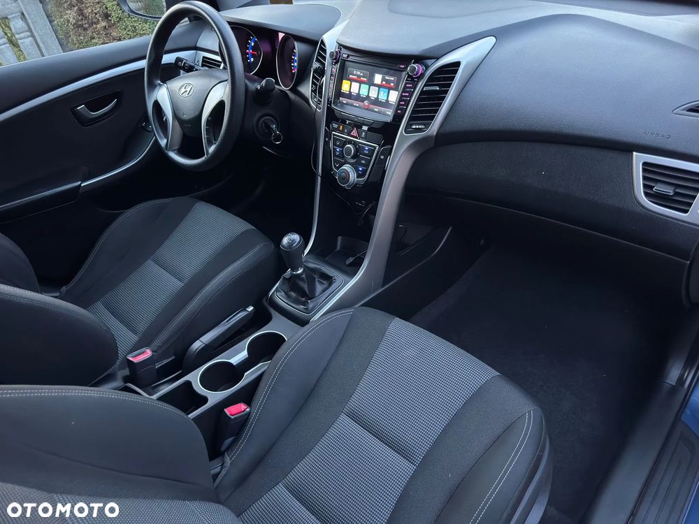 Hyundai i30 blue 1.4 Style - 9