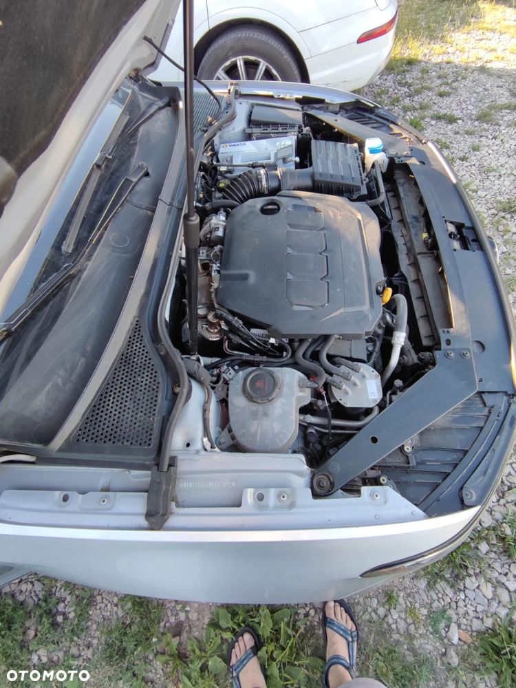 Volkswagen Passat 2.0 TDI SCR DSG Conceptline - 11