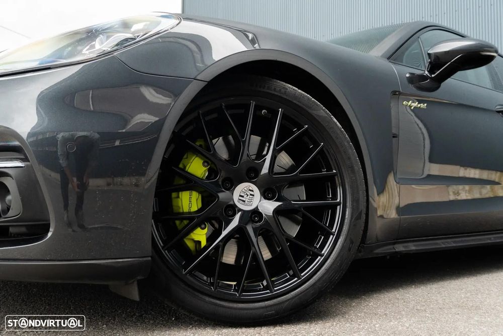 Porsche Panamera Sport Turismo 4 E-Hybrid Platinum Edition PDLS - 32
