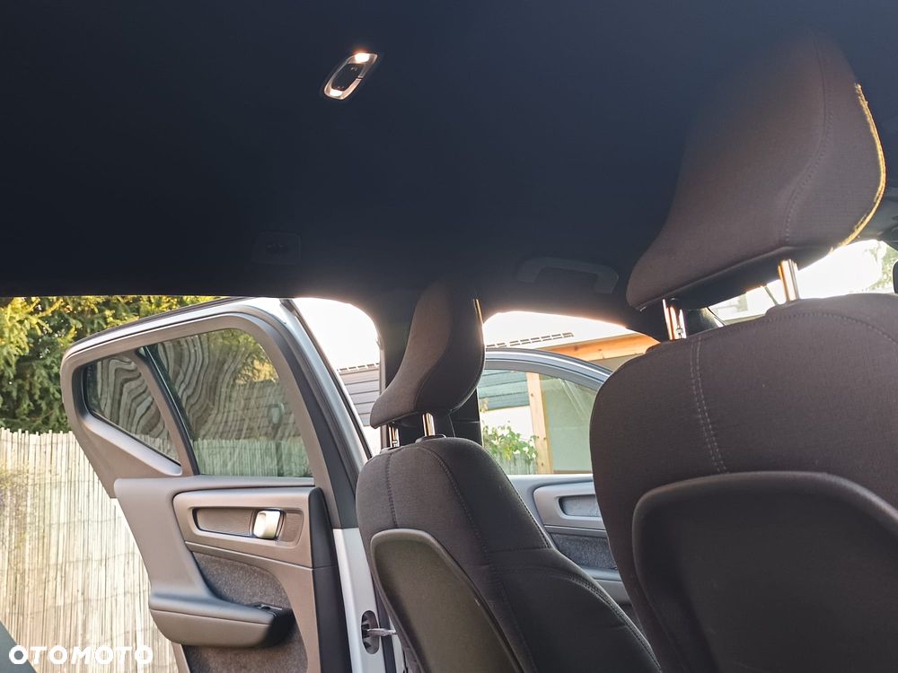 Volvo XC 40 D3 AWD Geartronic Momentum - 17