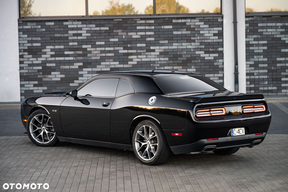 Dodge Challenger - 9