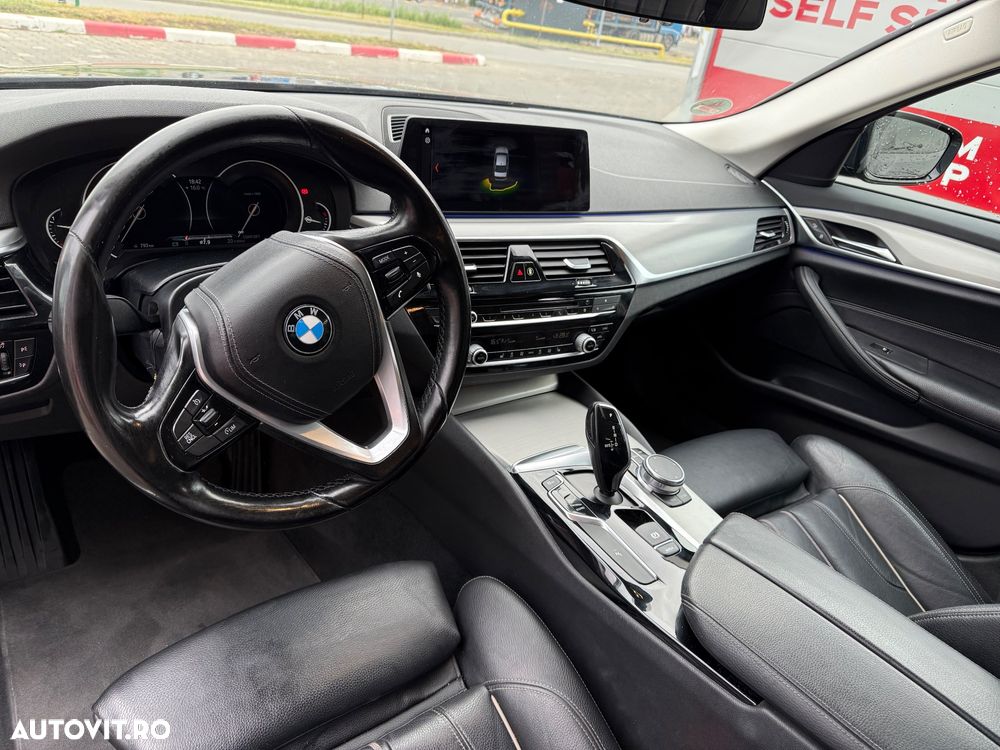 BMW Seria 5 530i AT - 4