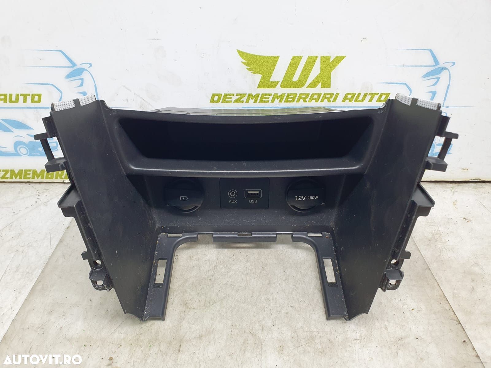 Ornament consola centrala priza 12v usb aux 84681-j9050 Hyundai Kona - 1