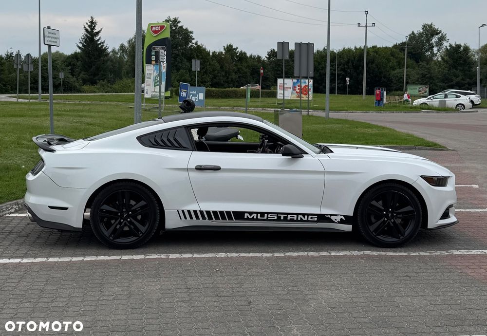 Ford Mustang - 11