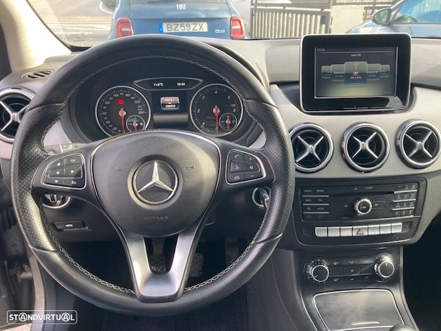 Mercedes-Benz B 180 - 10