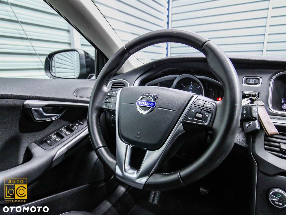 Volvo V40 D2 Momentum - 25