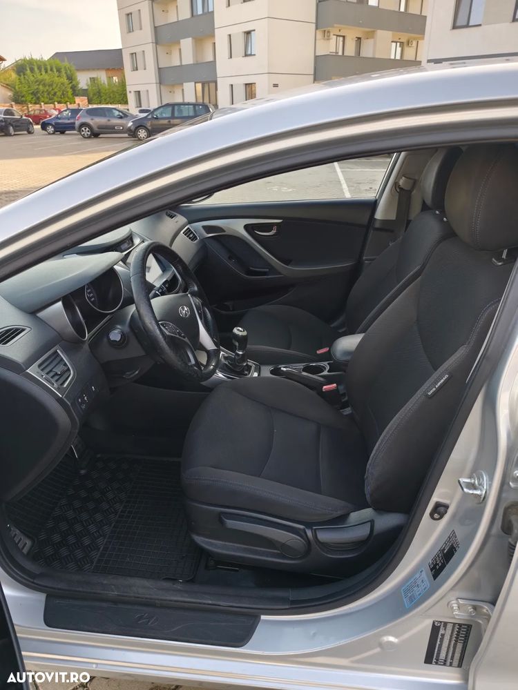 Hyundai Elantra 1.6 MPi - 8