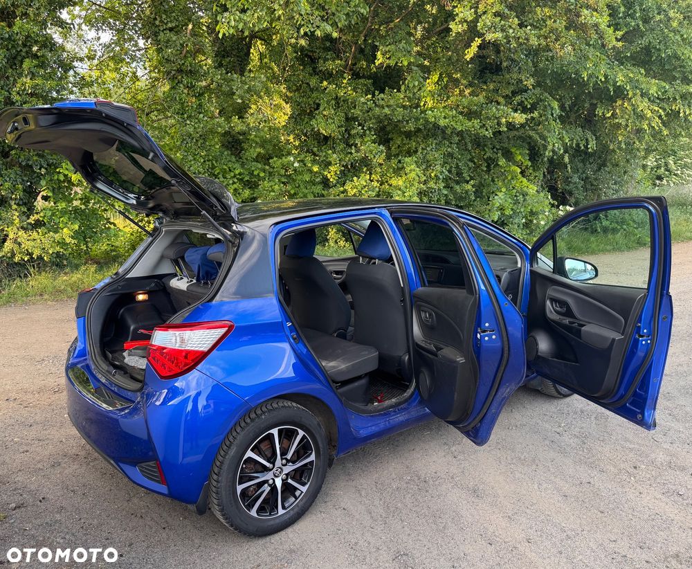 Toyota Yaris Hybrid 100 Premium - 18