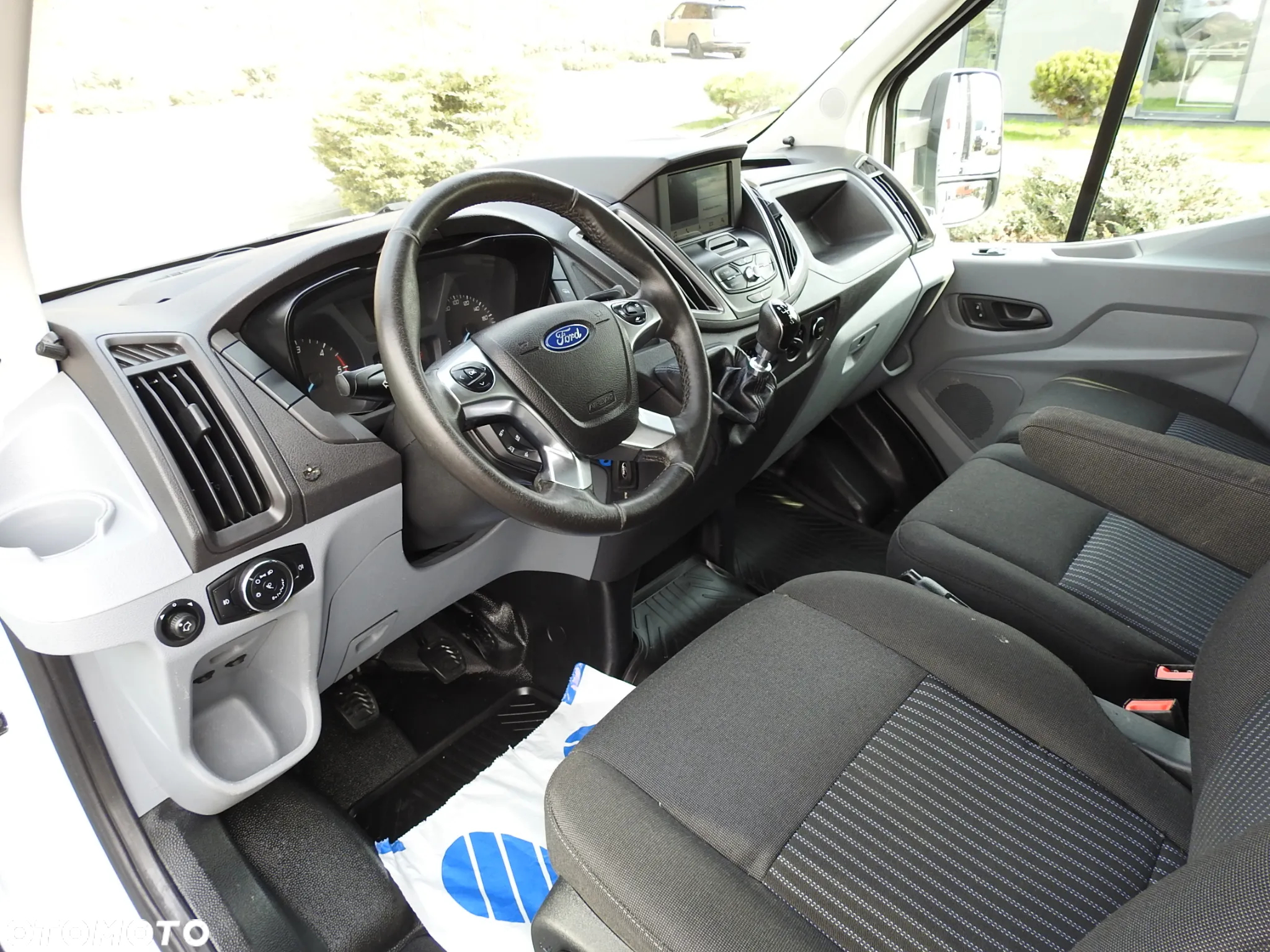 Ford TRANSIT  WYWROTKA PODWÓJNA KABINA DOKA 7 MIEJSC TEMPOMAT LEDY BLIŹNIACZE KOŁA KLIMATYZACJA 130KM [ E38372 ] - 3
