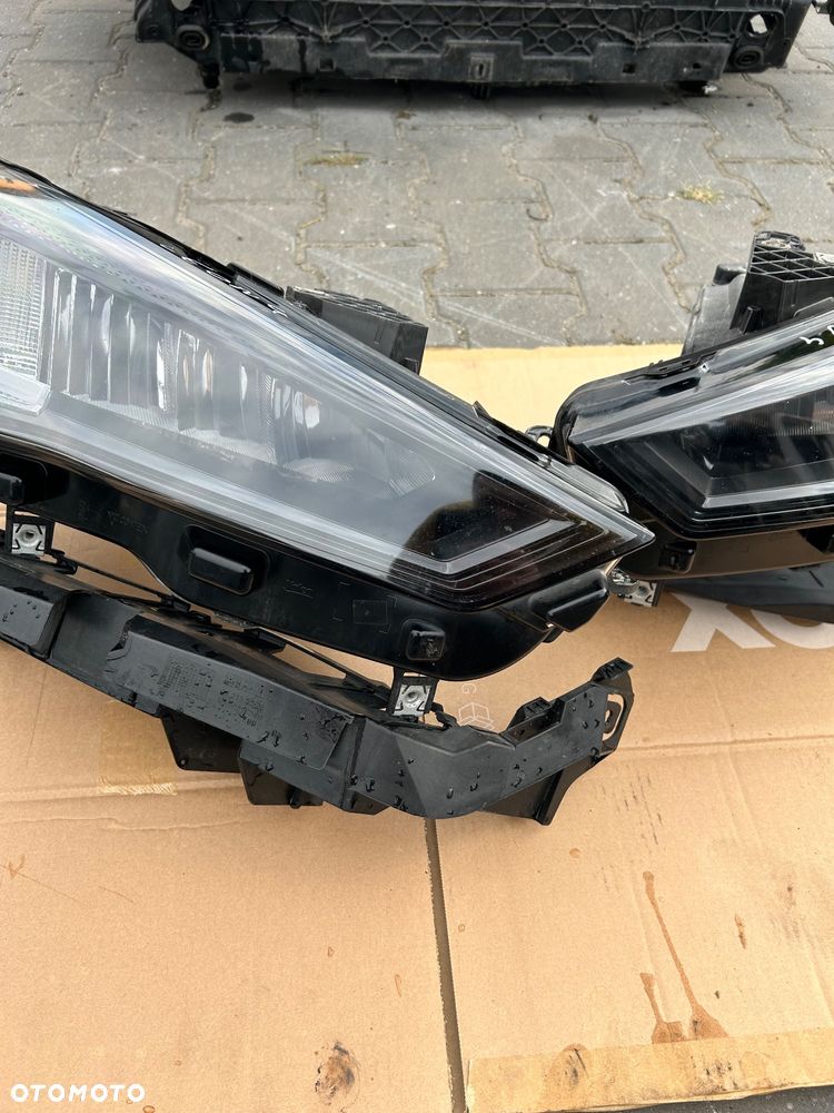 Seat Leon IV lampa prawy przód full led 5FB941005D 5FB941006D - 4