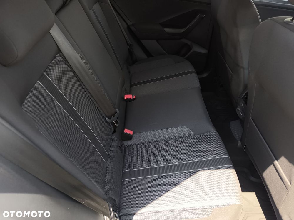 Volkswagen T-Roc - 17