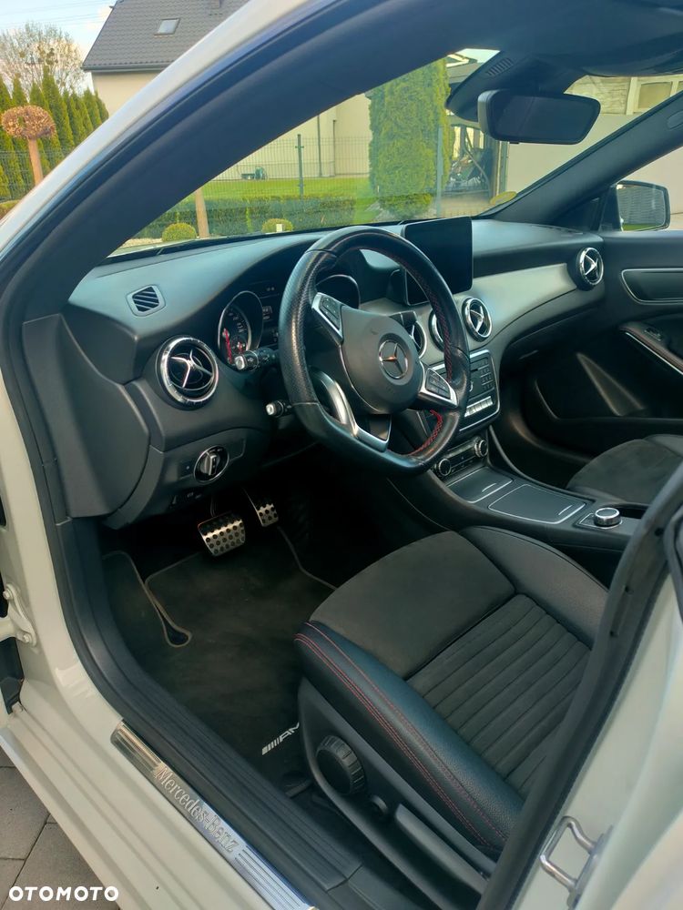 Mercedes-Benz CLA 200 d 7G-DCT AMG Line - 10