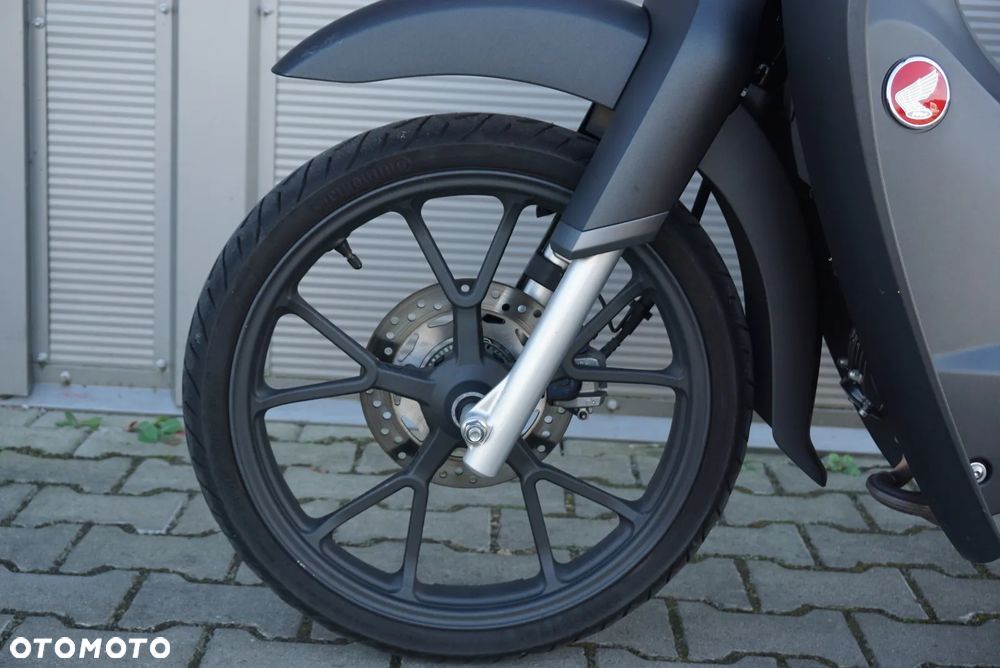 Honda Super Cub - 11