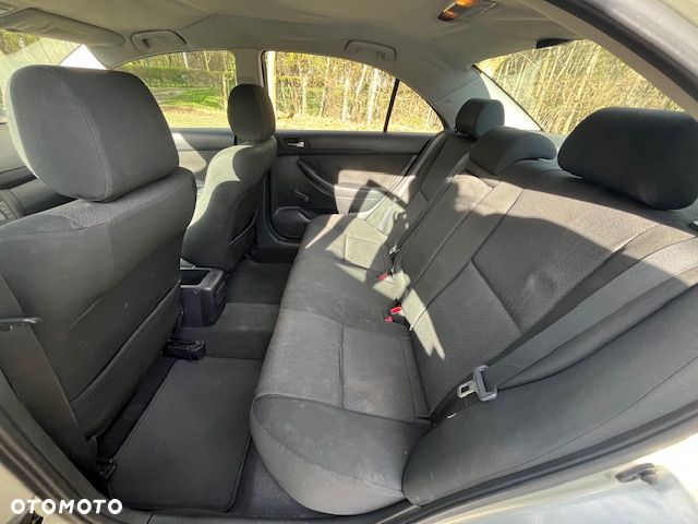 Toyota Avensis 2.0 D-4D Luna - 8