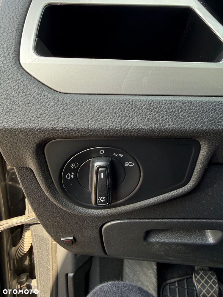 Volkswagen Touran - 17