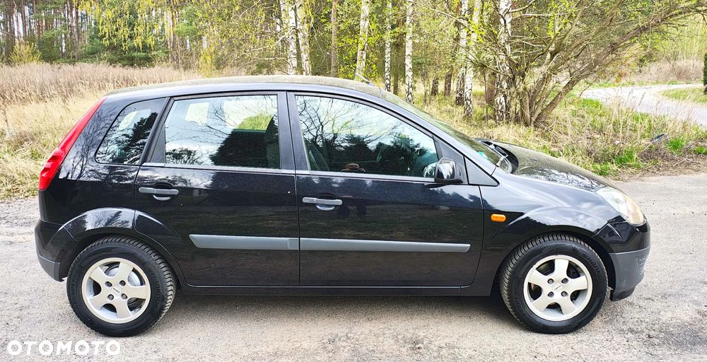 Ford Fiesta 1.3 Ambiente - 11