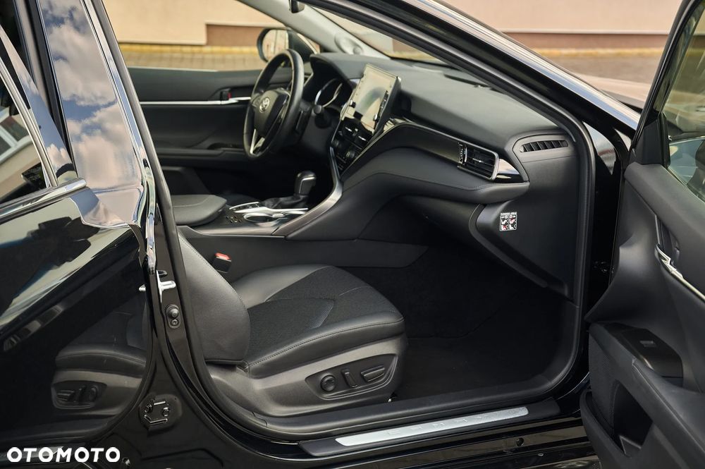Toyota Camry 2.5 Hybrid Executive CVT - 36