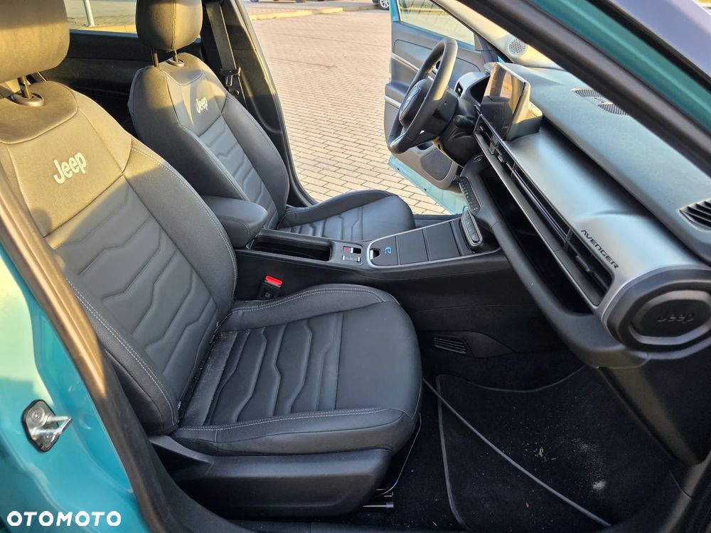 Jeep Avenger Summit - 8