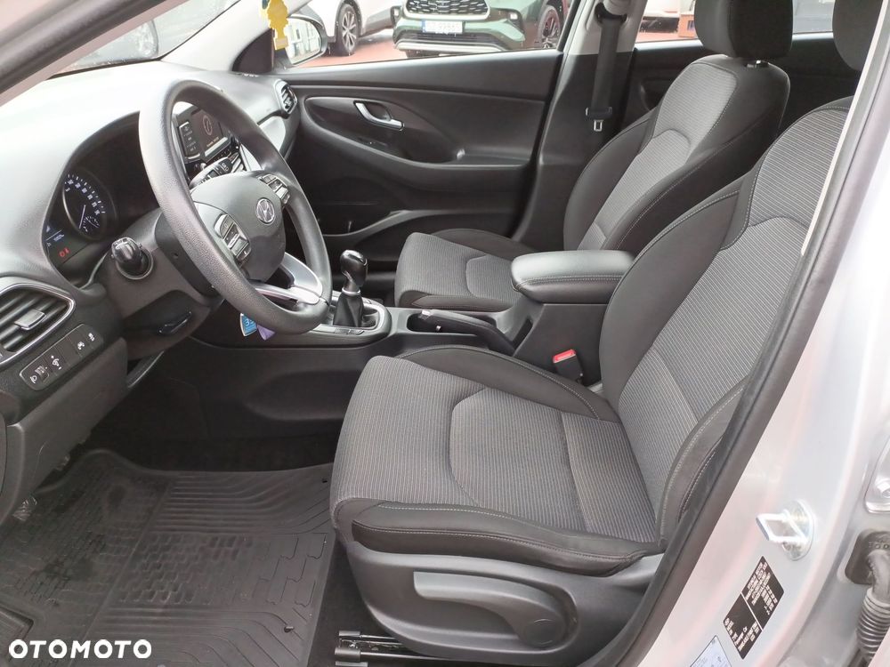 Hyundai i30 1.4 Classic + - 10
