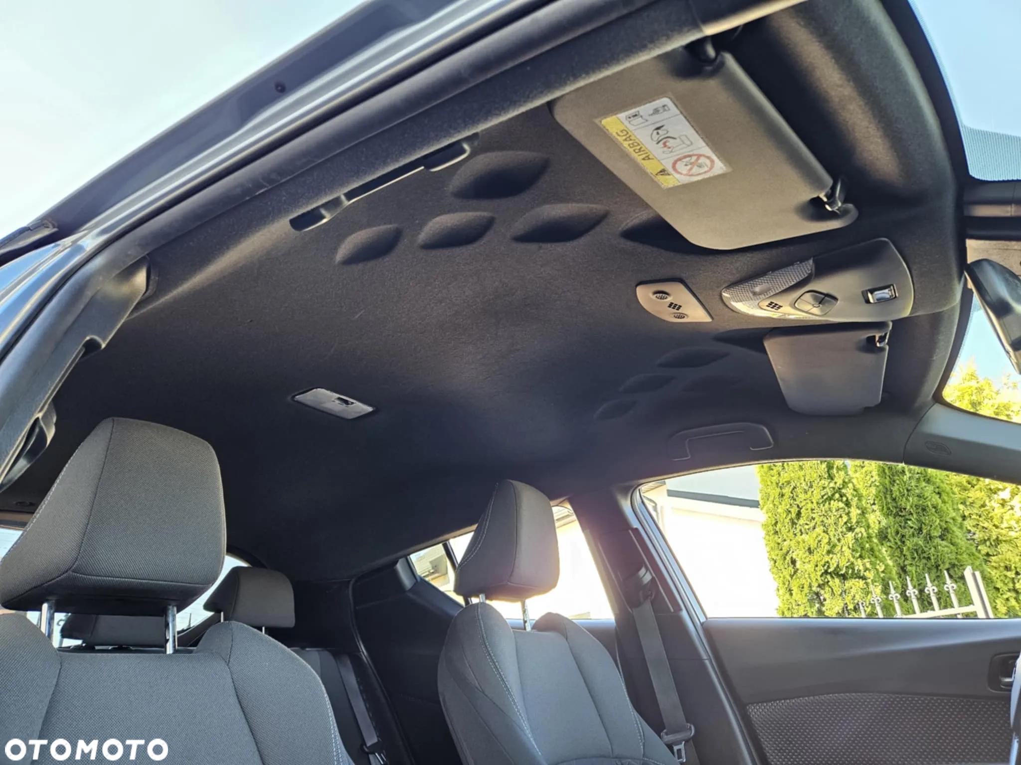 Toyota C-HR 1.8 Hybrid Business - 24