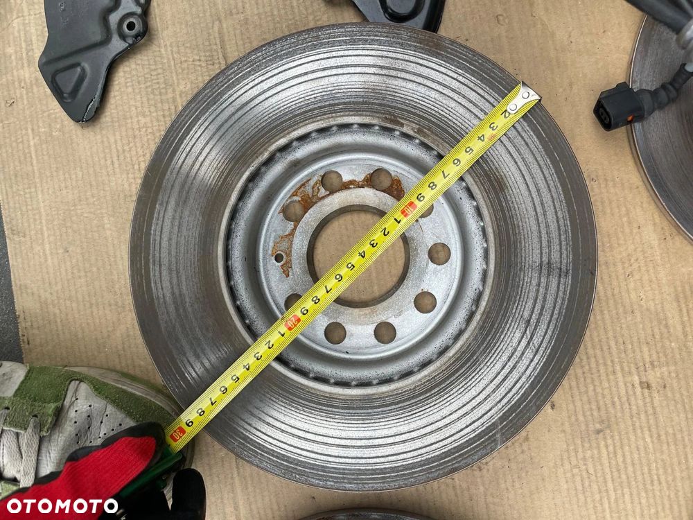 AUDI Q2 HAMULCE TARCZE ZACISKI KLOCKI KOMPLET 29 KM PRZEBIEGU - 7